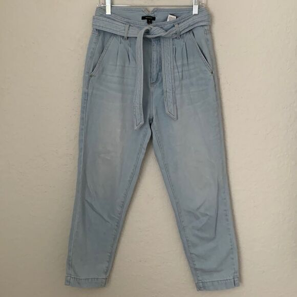 RW & CO. Light Wash Denim With Belt High Rise Size 28 - Picture 1 of 11